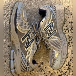 New Balance 860 V2 Milky Way - Size 8 Mens / 9.5 Womens - NEW